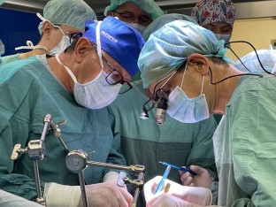 Pierwsza w Polsce operacja resekcji wątroby z wykorzystaniem nowoczesnego, specjalistycznego narzędzia elektrochirurgicznego